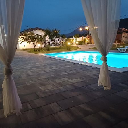 Villa Family Estate Hadzalova Avlija Bihać Exterior foto